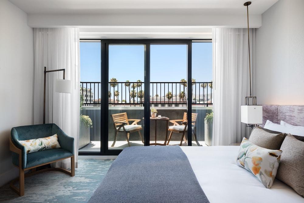 Dream Hollywood, By Hyatt 4* Los Angeles